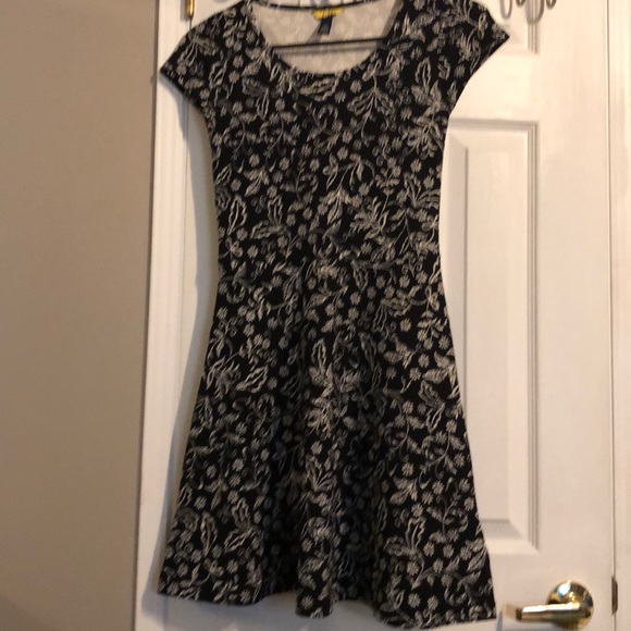 Prince & Fox floral black fit & flare skater dress - Picture 2 of 4